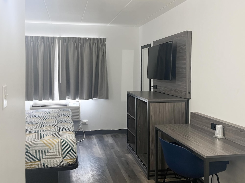 Motel6 Chicago, IL - Halsted 12/23