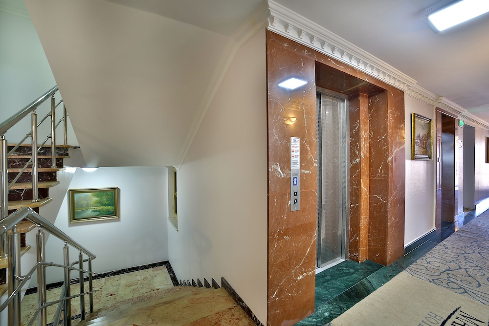 Marathon Hotel 25/39