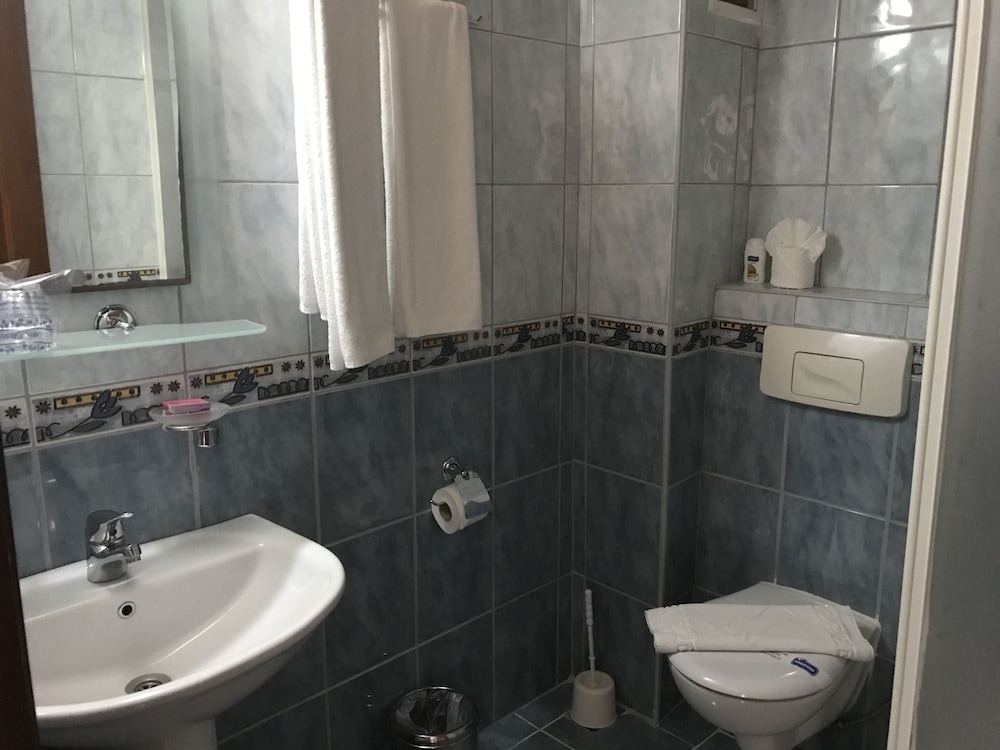 Muz Hotel 46/47