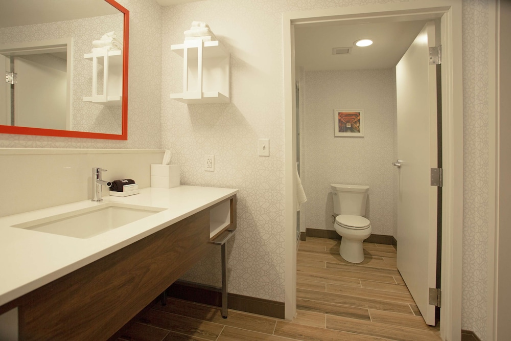 Hampton Inn Suites Kutztown Pa 12/46