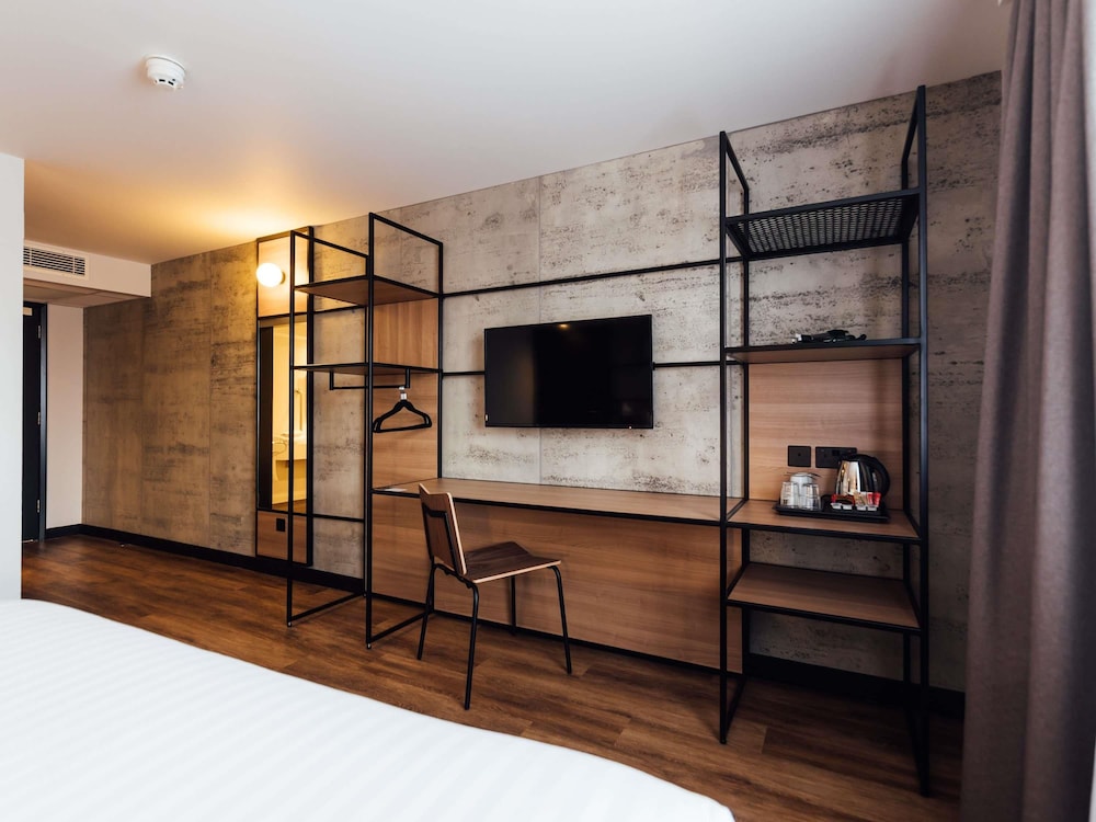 Ibis Coleraine Riverside 39/60