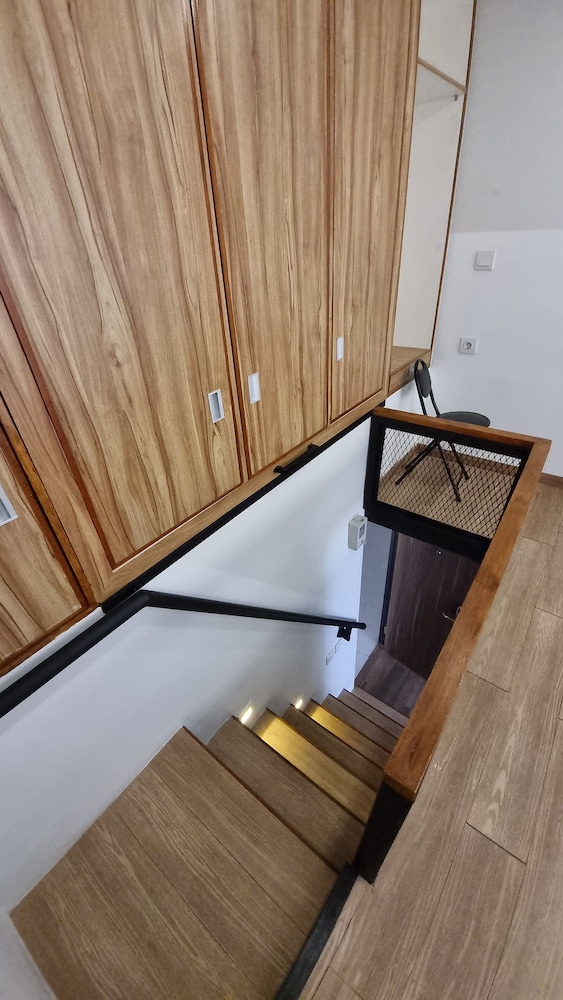 Guest House 555 NKI 9/50