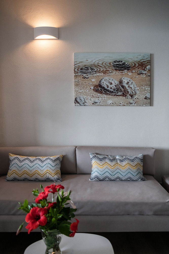 Alianthos Suites 24/50
