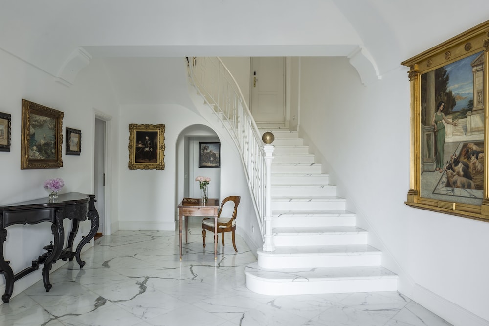 VILLA DELLA PERGOLA 62/83