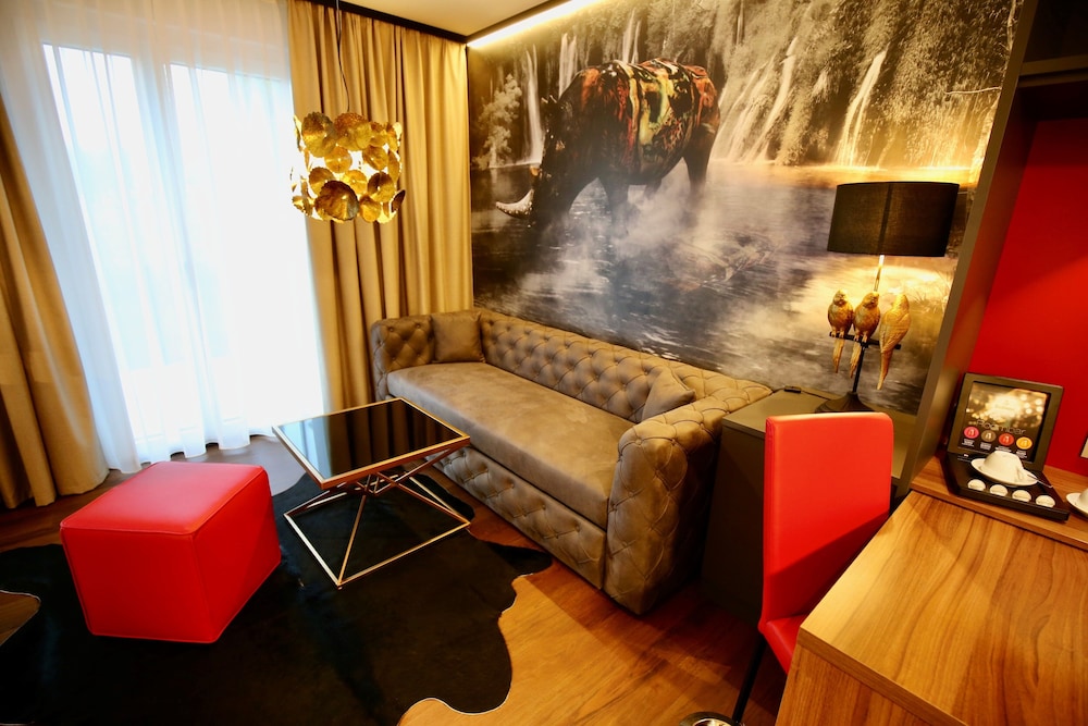 The Rhin Hotel 39/59