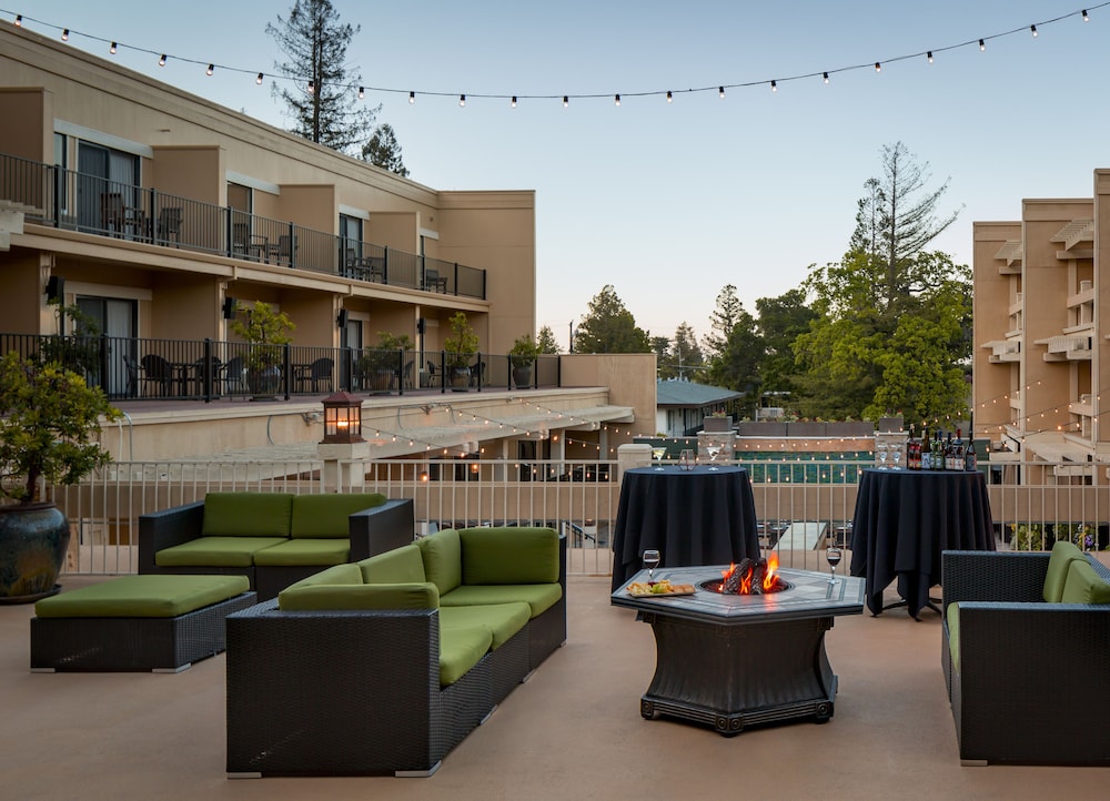 Toll House Hotel Los Gatos, Tapestry Collection by Hilton 33/50