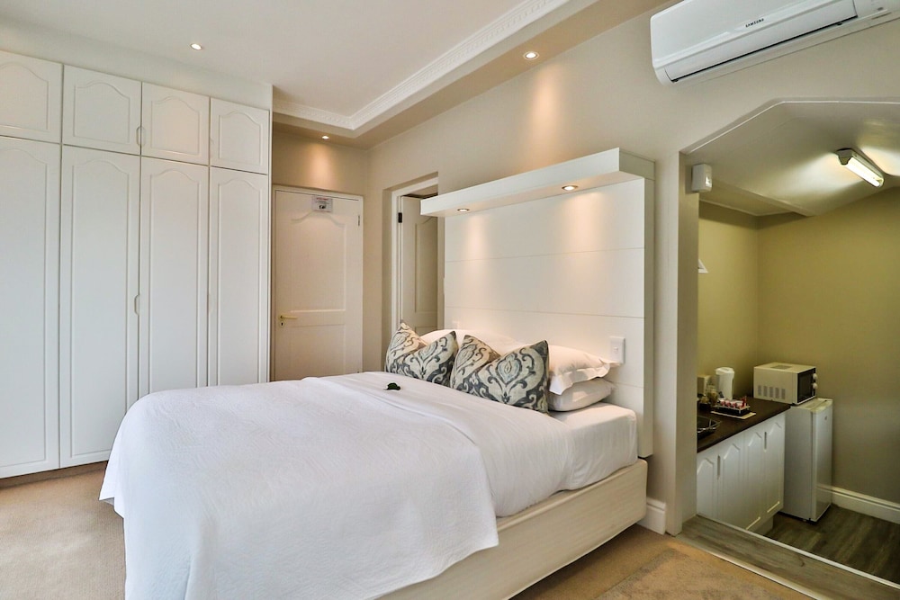 Hermanus Beachfront Lodge 13/43