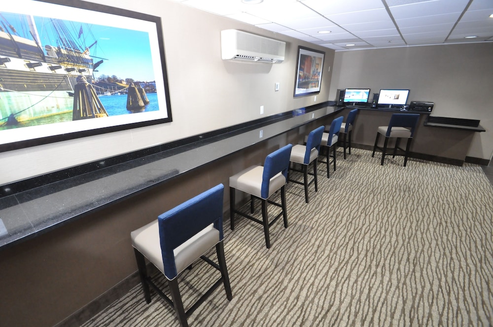 Comfort Inn and Suites Aberdeen Near Apg 39/49