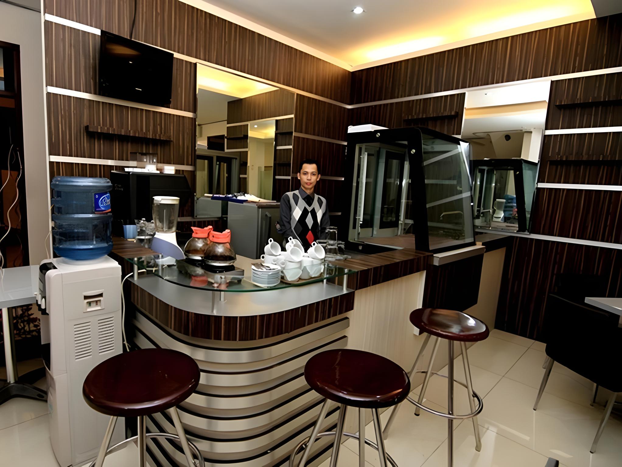 Latief Inn 28/33