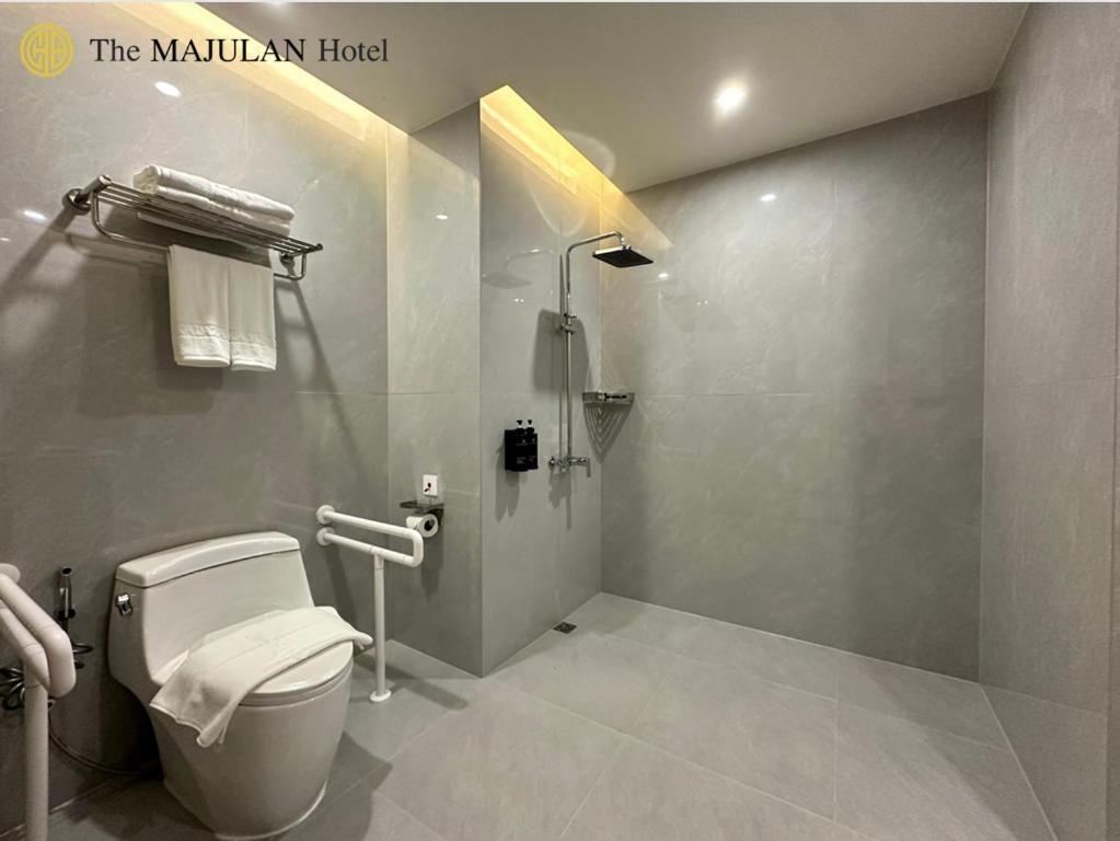 The MAJULAN Hotel 34/43