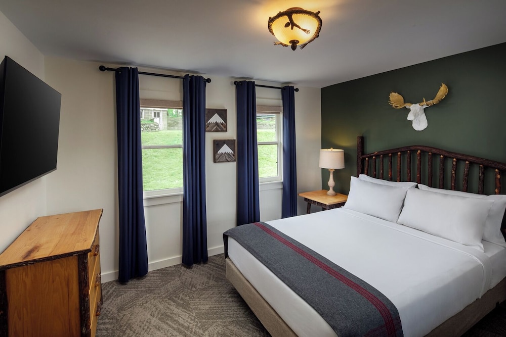 The Lodge at Schroon Lake 9/49