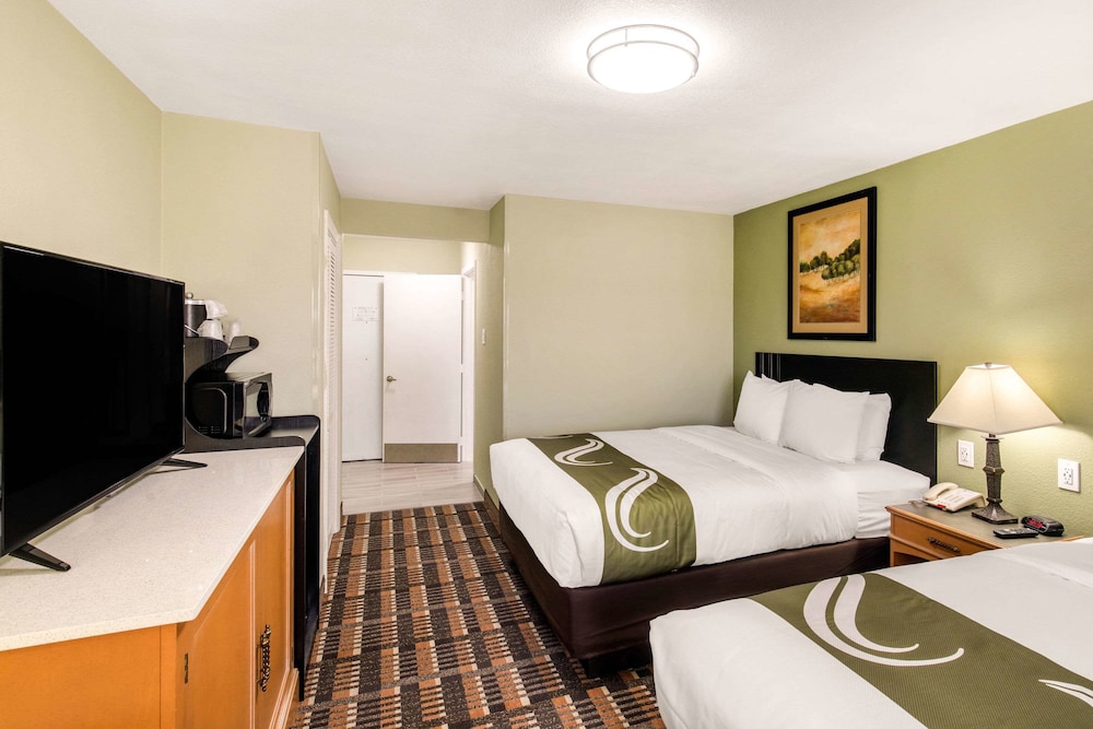 QUALITY INN AND SUITES PLANO EAST RICHARDSON 17/62