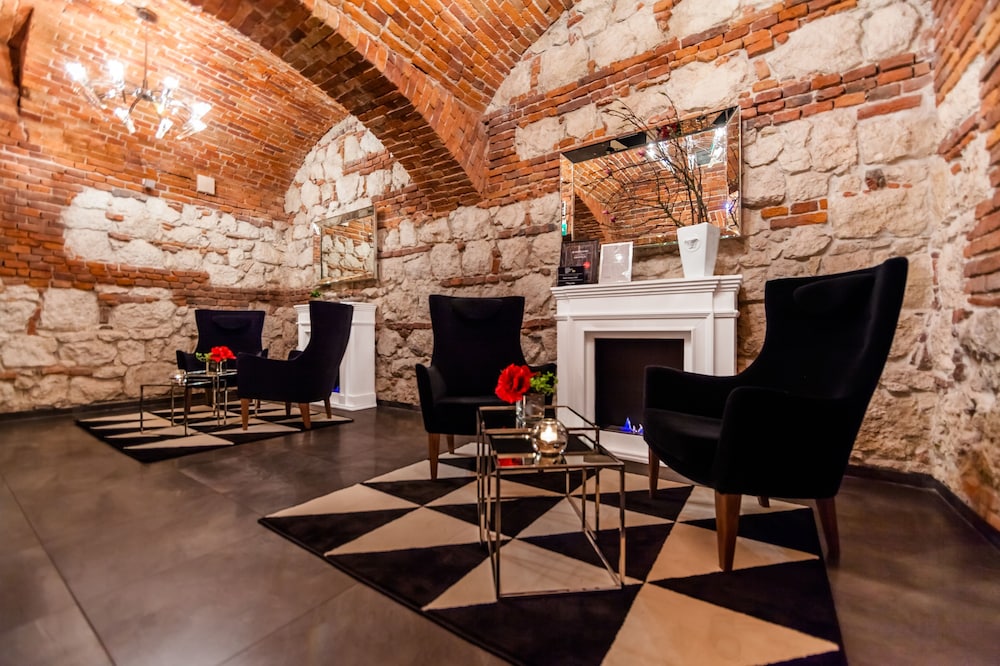 QUEEN BOUTIQUE HOTEL 42/62
