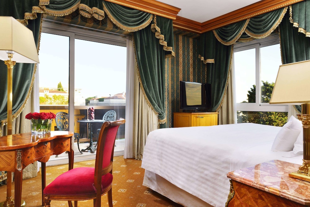 2 BEDROOMS, FAMILY SUITE