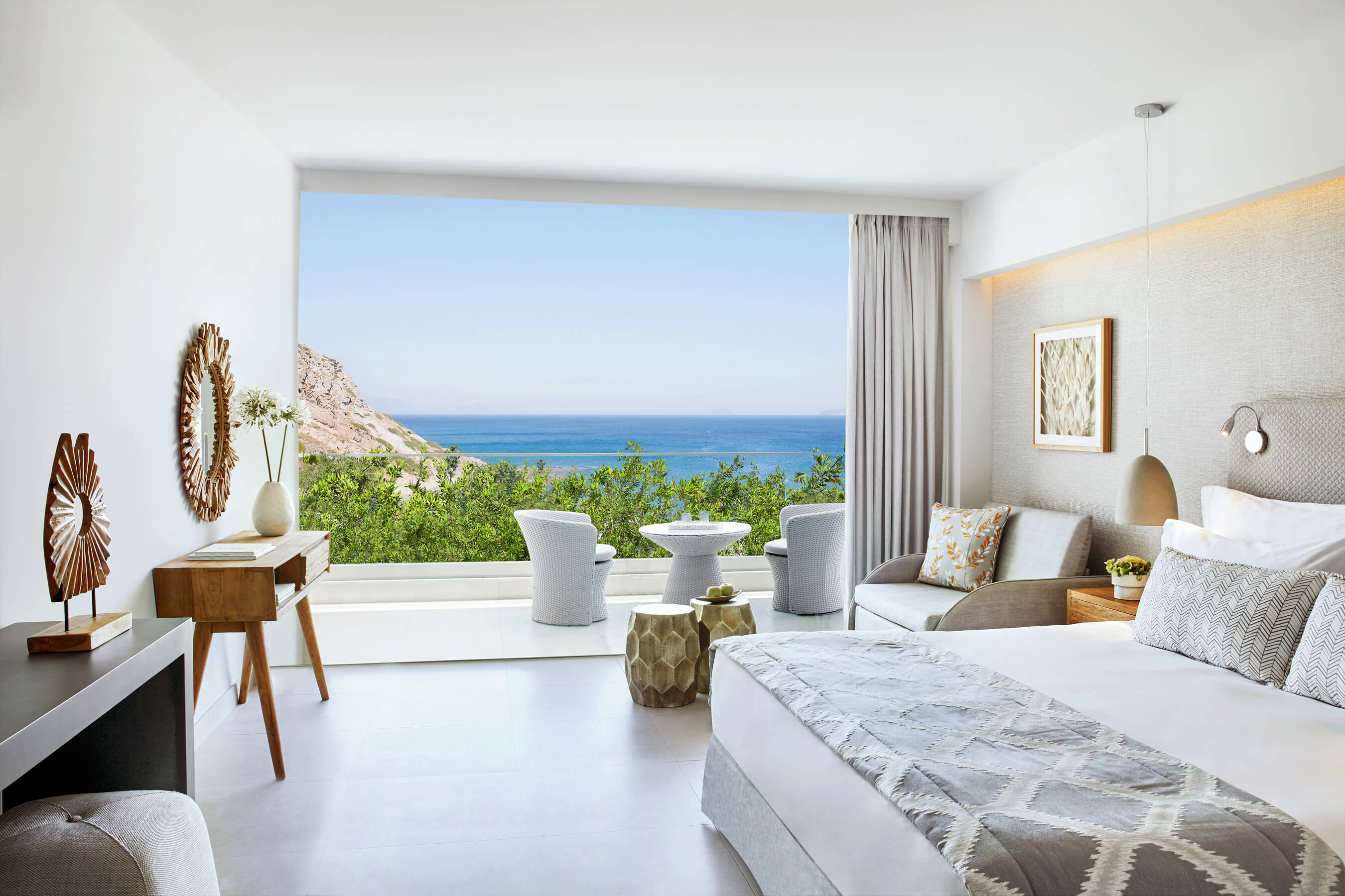 SUPERIOR, TRIPLE, SIDE SEA VIEW