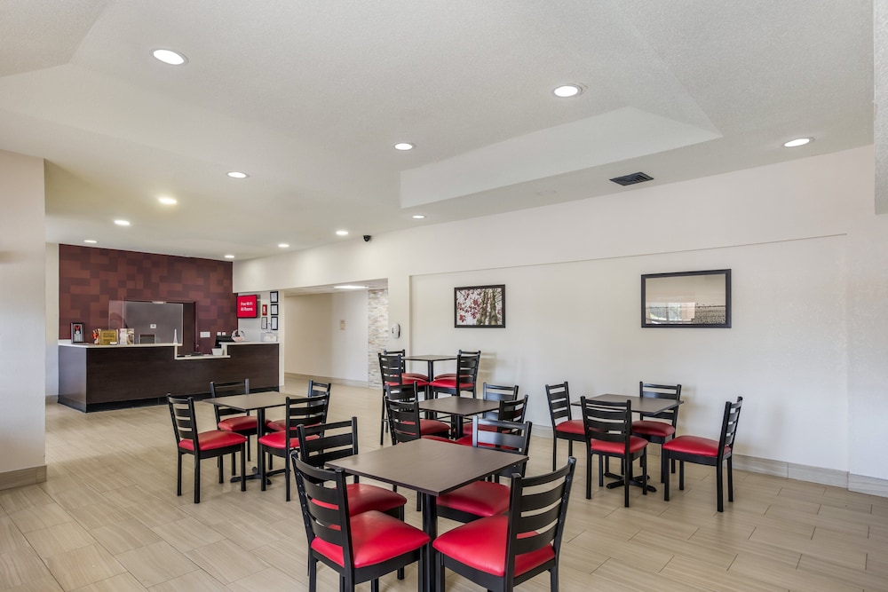 Red Roof PLUS & Suites Savannah - I-95 27/33
