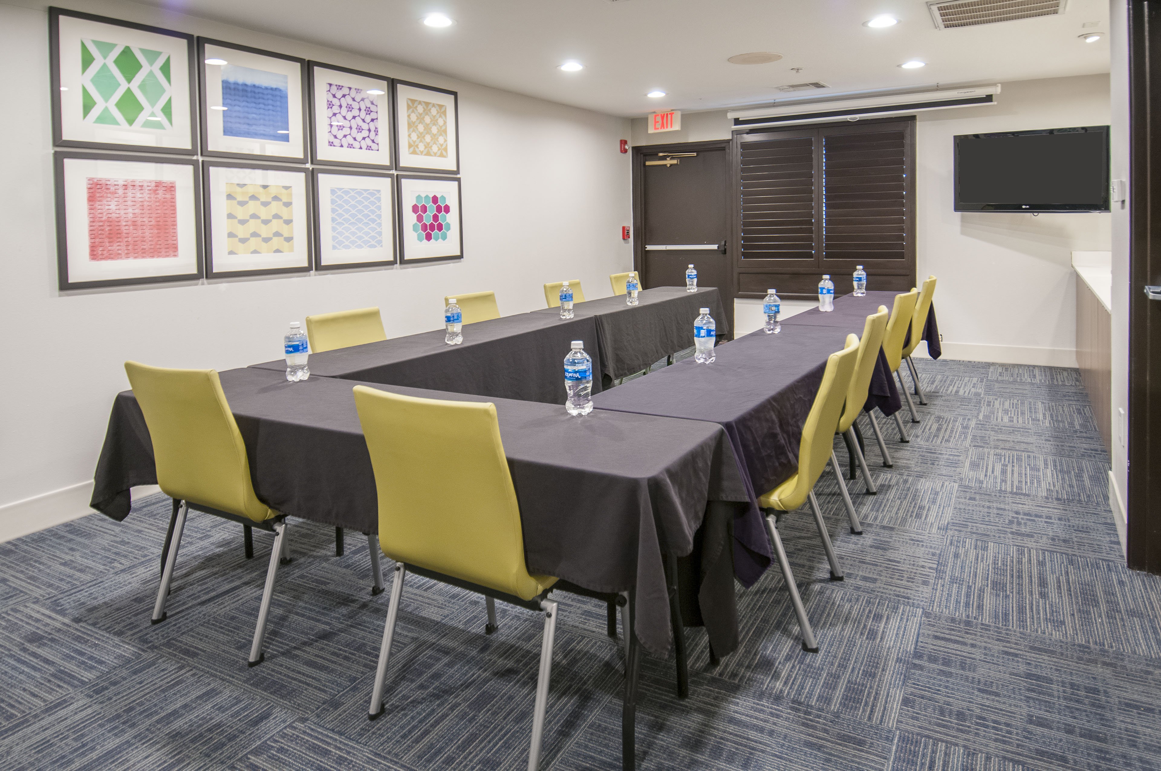 Holiday Inn Express & Suites Dallas-North Tollway (N Plano) 47/53