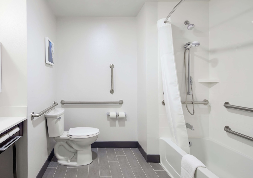 Hampton Inn & Suites Chicago/Waukegan Il 10/45