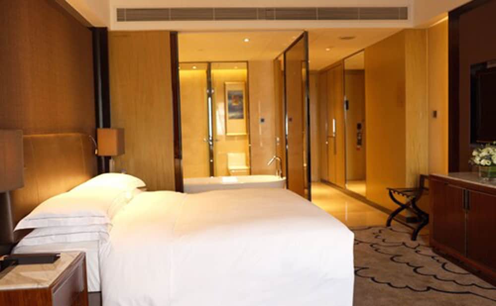 Hilton Zhongshan Downtown 23/74