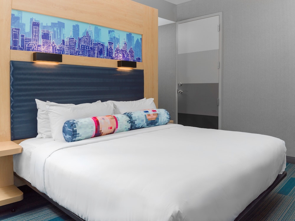 Aloft, King Bed