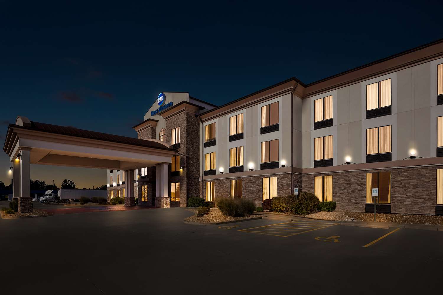 Best Western St. Louis Airport North Hotel & Suite 1/19