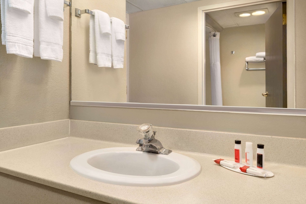 Super 8 By Wyndham Chambersburg I-81 37/43