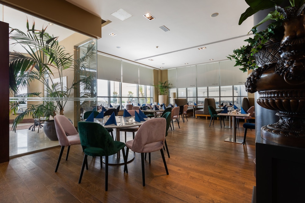 Salthill Hotel 50/61