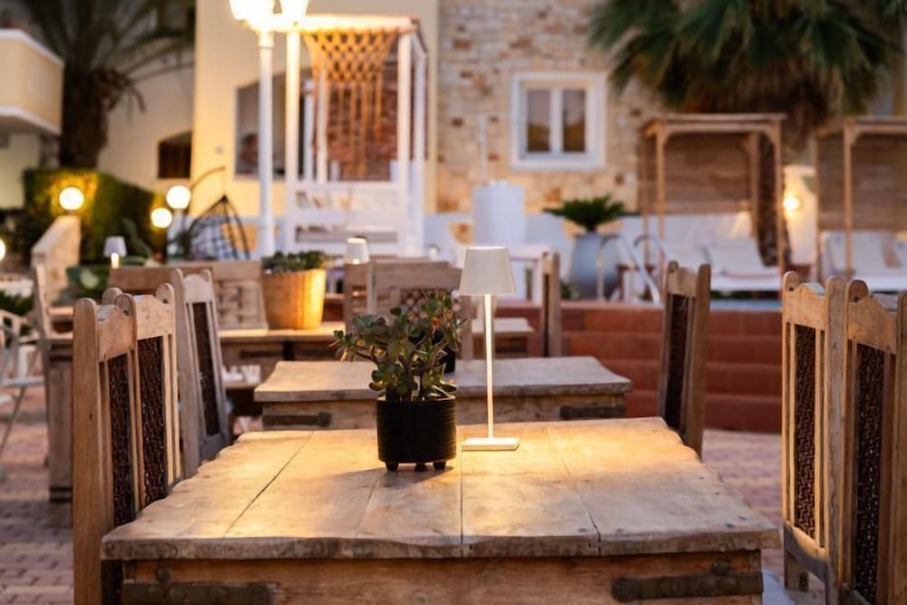 Nikos Apartments 54/76