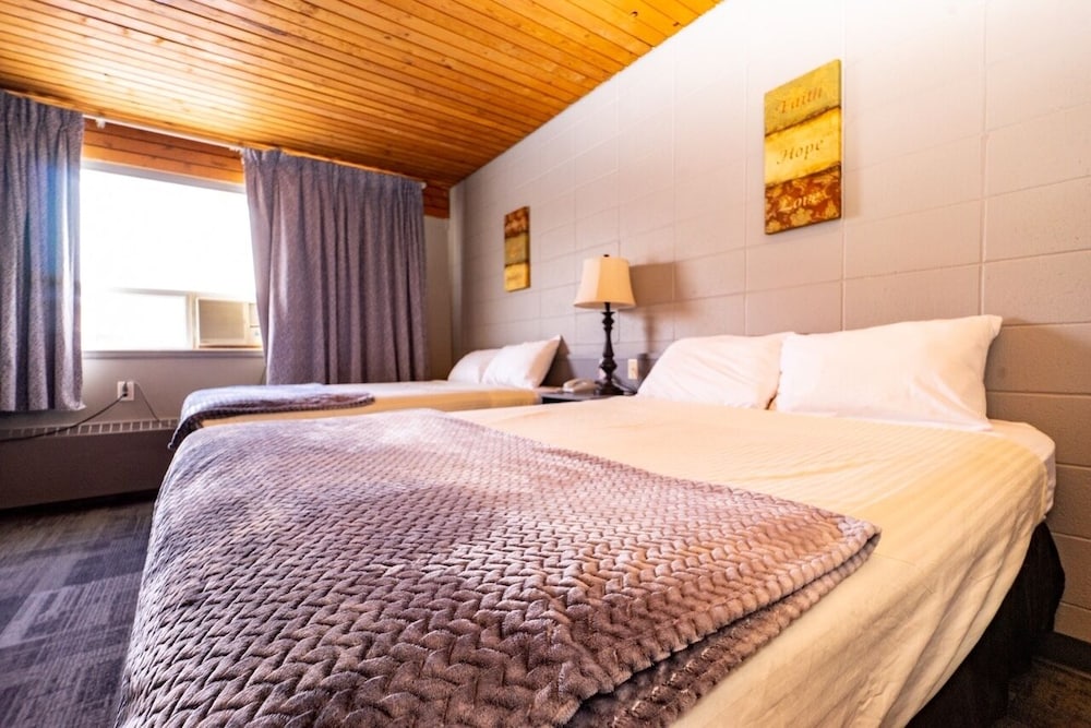 Vegreville Garden Inn 10/48