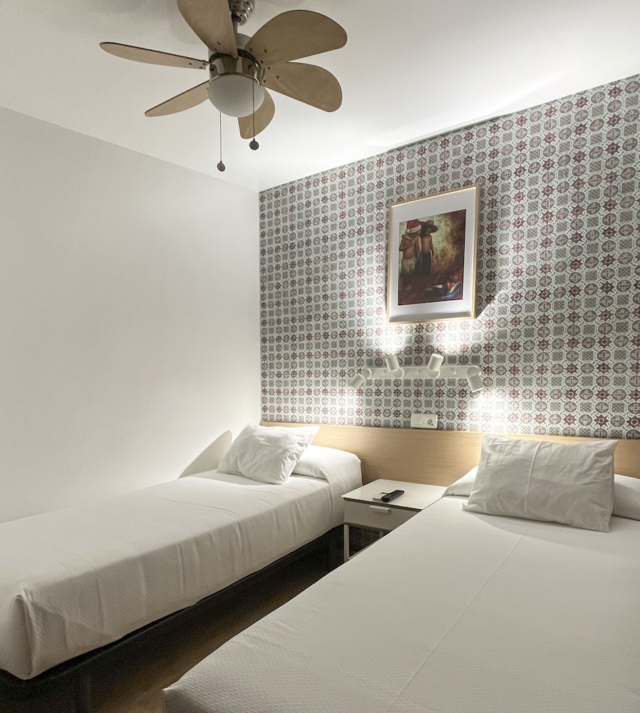 Hostal Beatriz 12/50