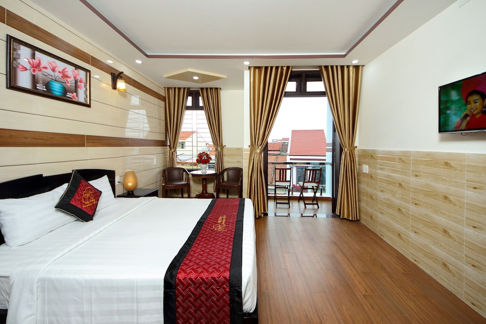 DELUXE, DOUBLE BED