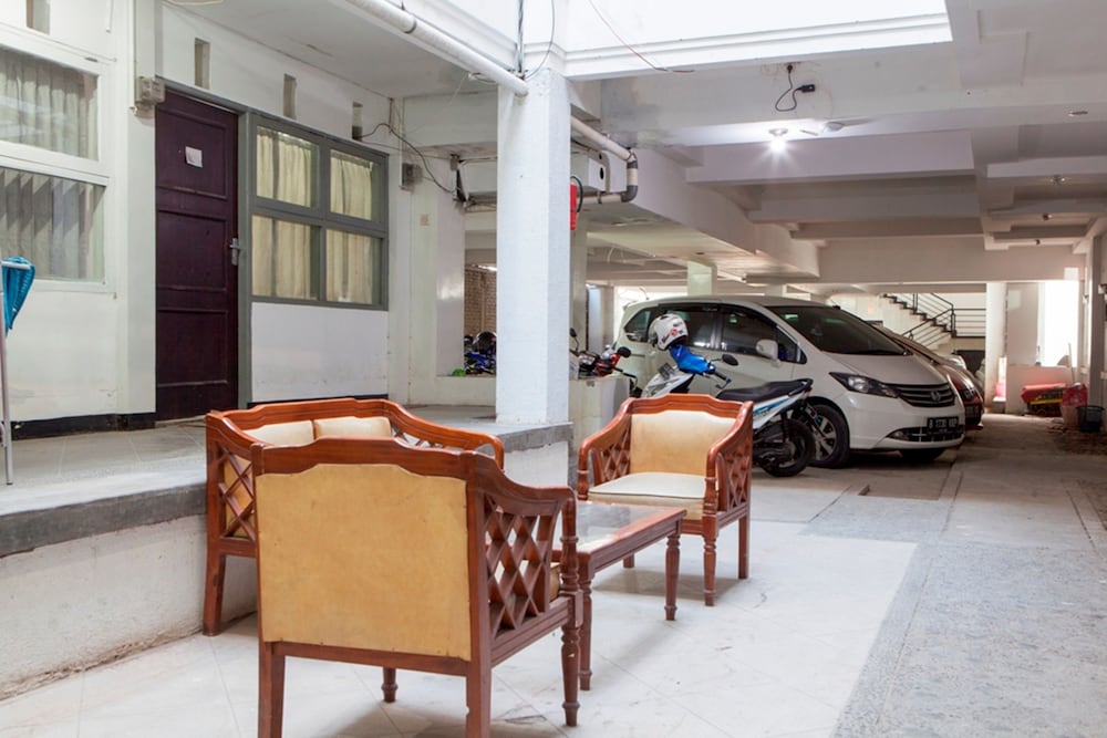 Reddoorz Plus Near Telkom Corporate University 24/29