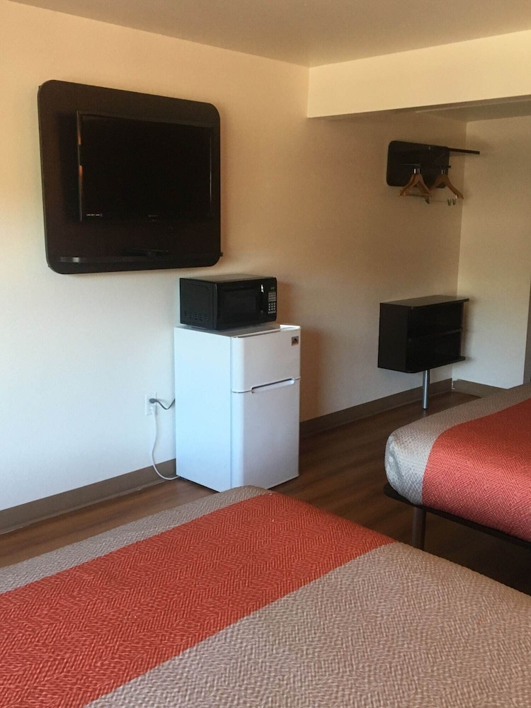Motel6 Bremerton, WA 20/33