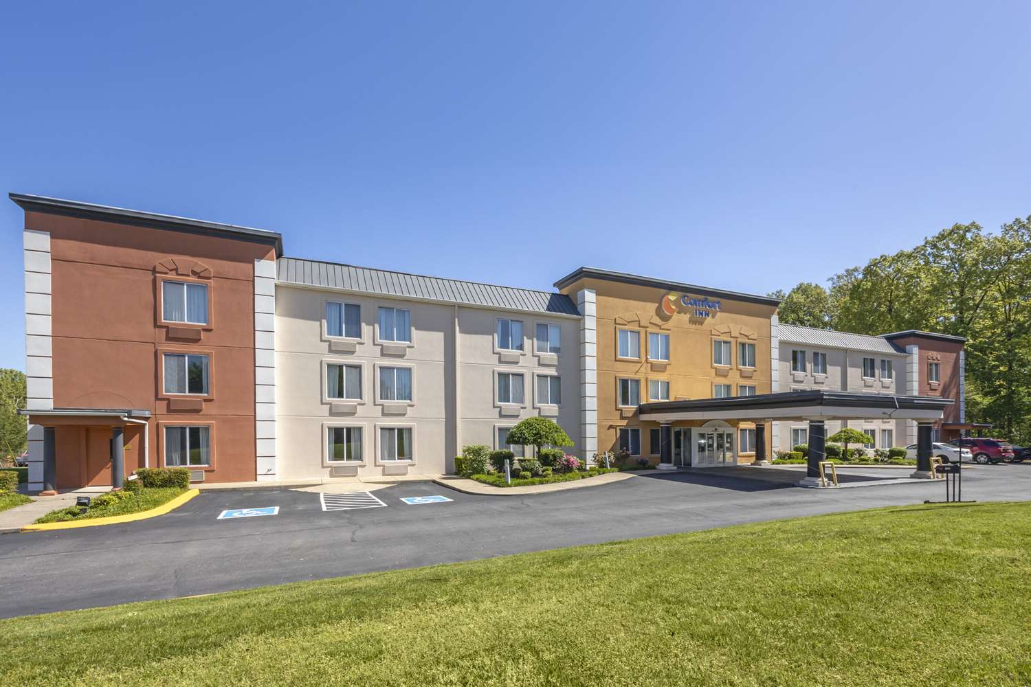 Comfort Inn Dickson, TN 33/35