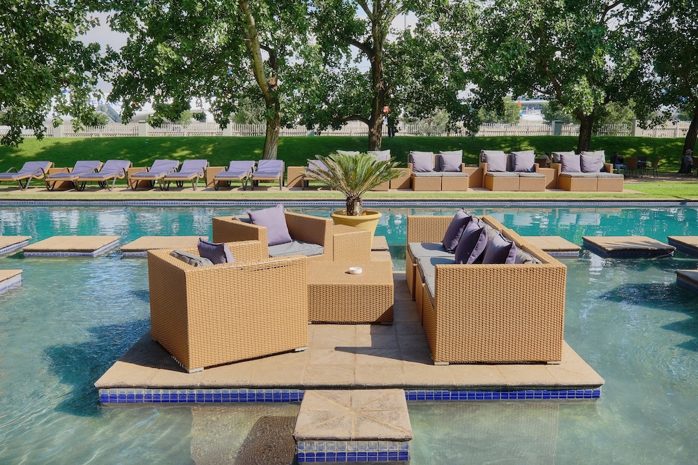 Protea Hotel By Marriott O R Tambo Airport in KEMPTON PARK