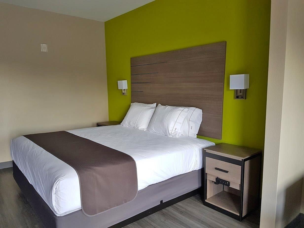 Guesthouse Inn Houston Cypress 9/21