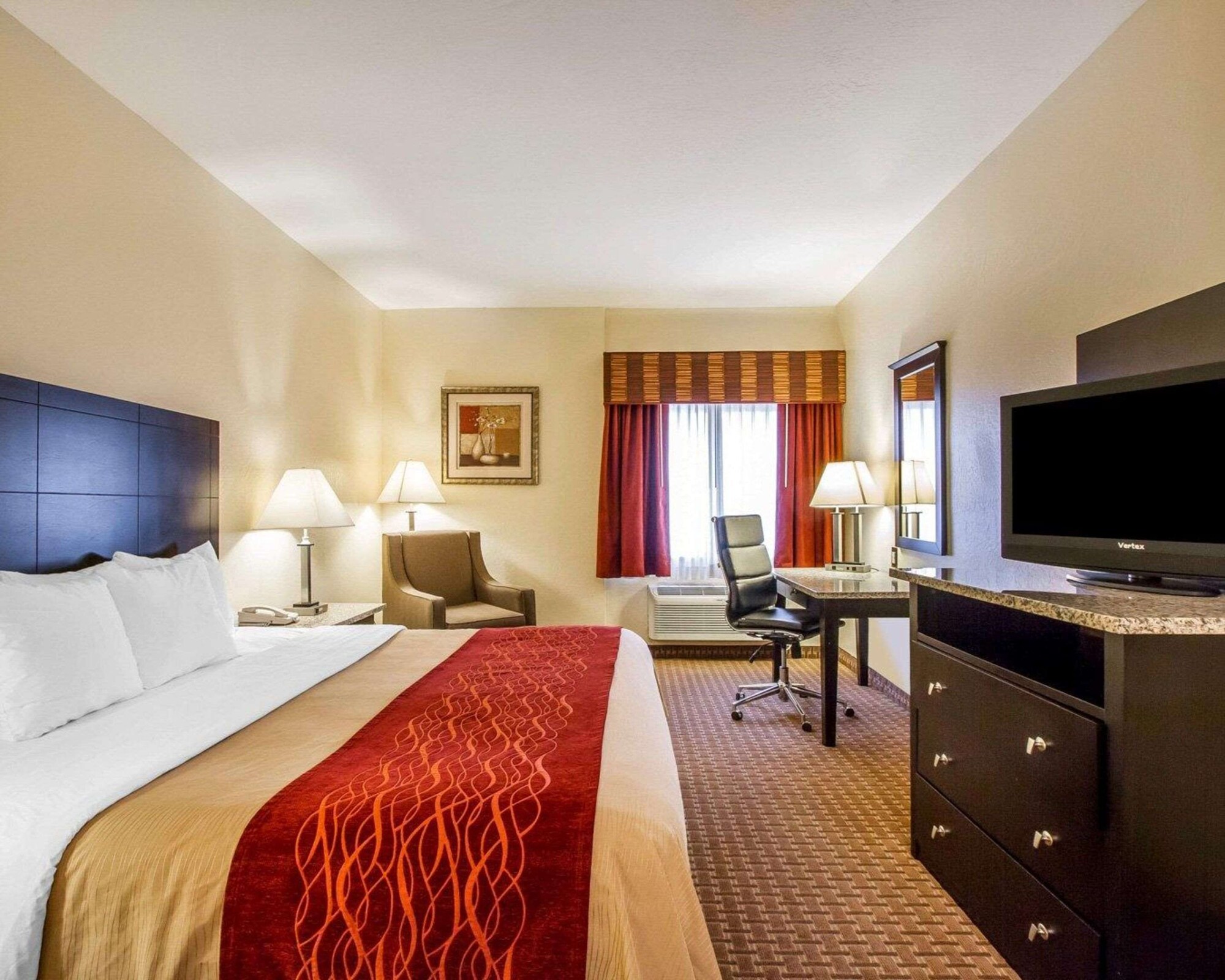 ROOM, KING BED