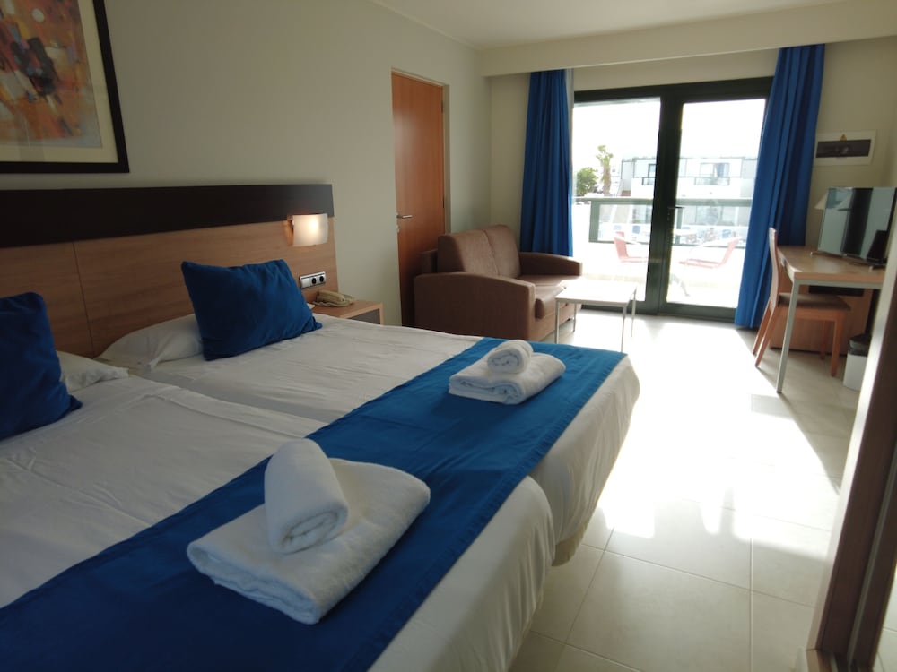 Hotel Pocillos Playa 7/50