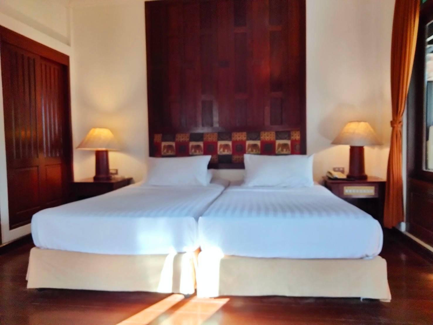 VILLA, TWIN BEDS