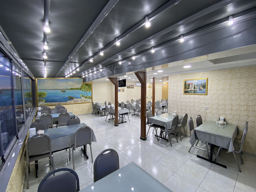 GRAND ORAL HOTEL 32/50