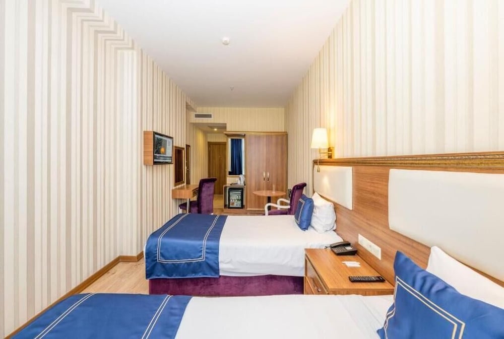 INTERSTELLAR HOTEL 22/59