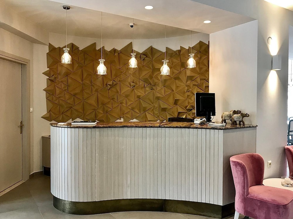 Emerald suites 3/32