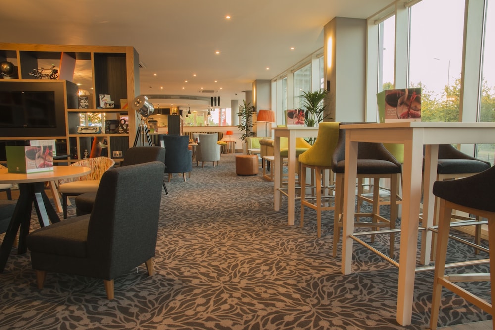 Holiday Inn London West 53/75