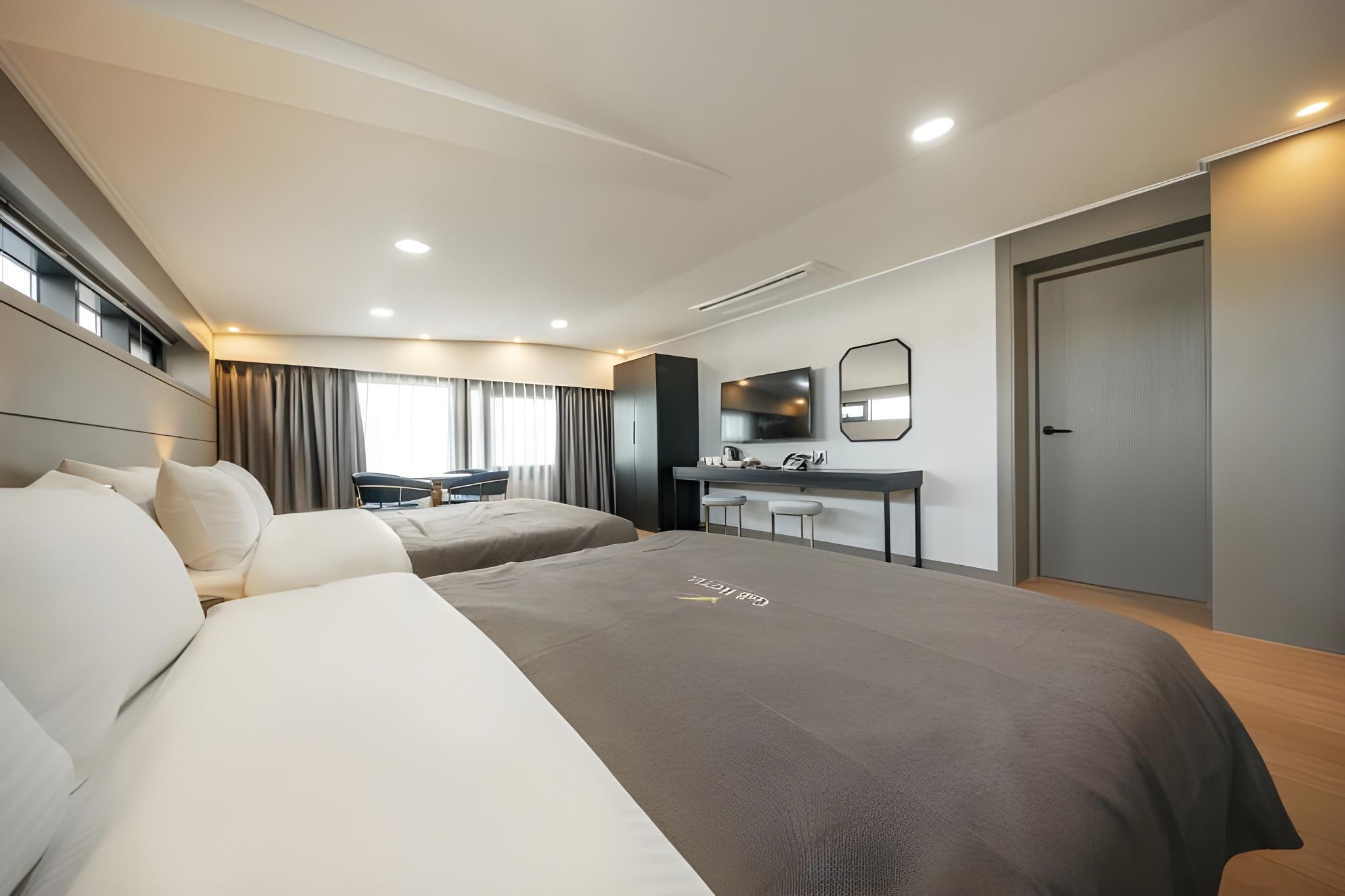 Duplex, Penthouse, Apartment, 4 Queen Beds