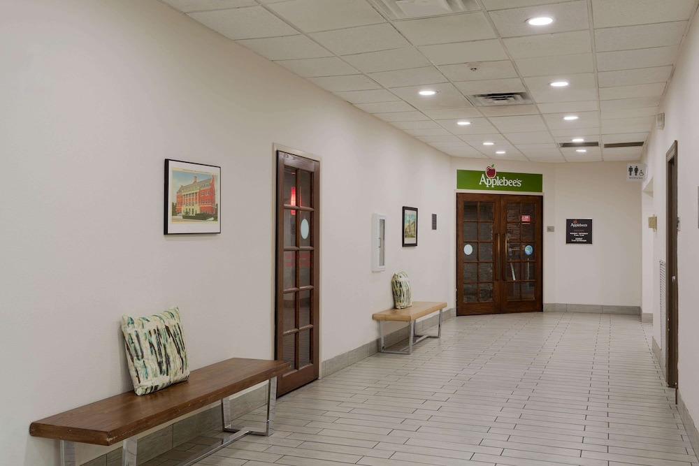 Wyndham Garden Tallahassee Capitol 18/54