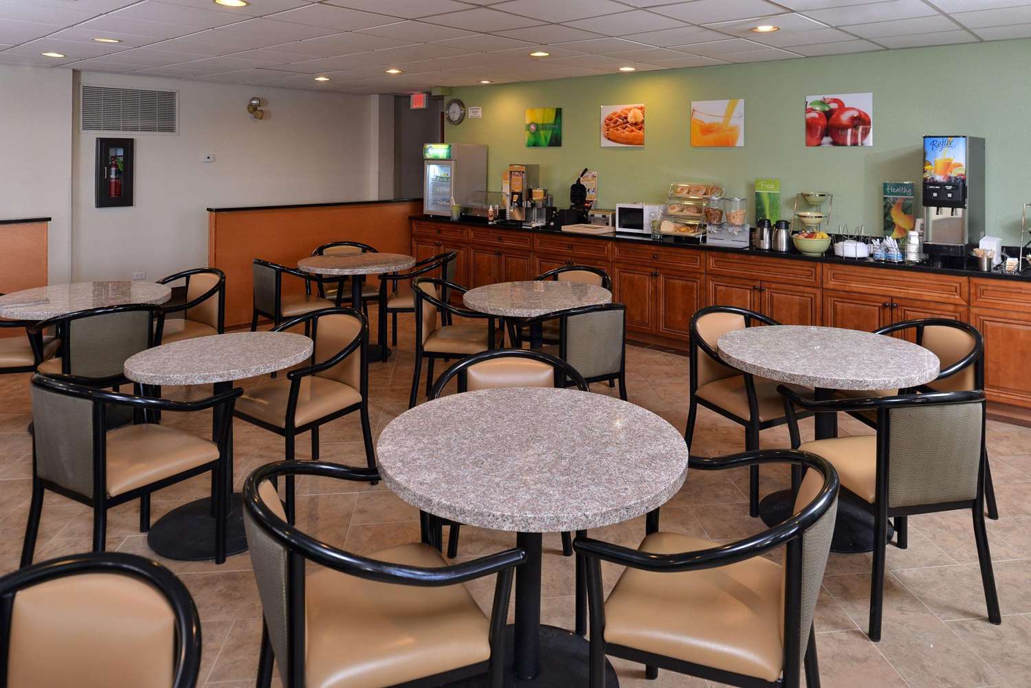 Quality Inn & Suites Matteson near I-57 21/30