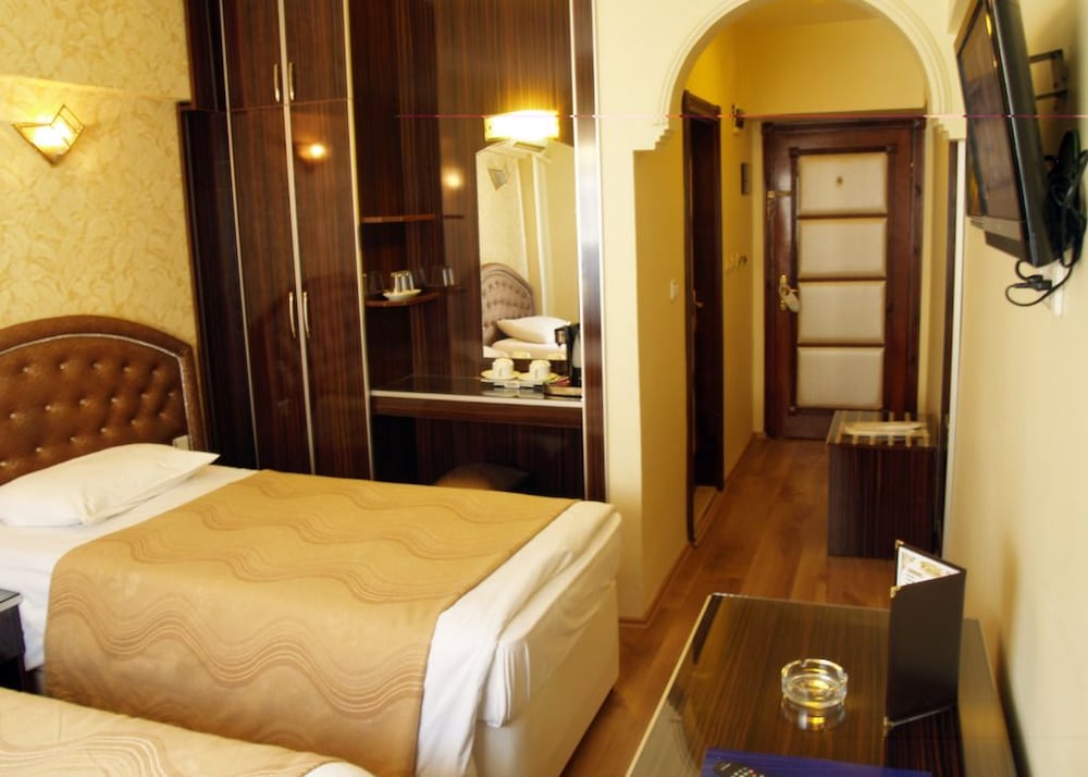 Grand Hotel Duman 10/24