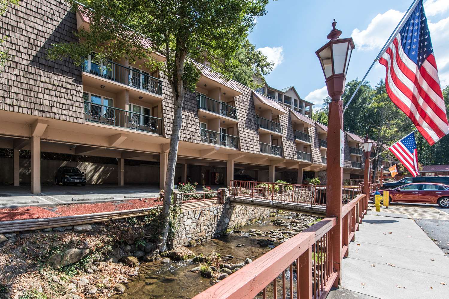 Quality Inn Creekside - Downtown Gatlinburg 8/45