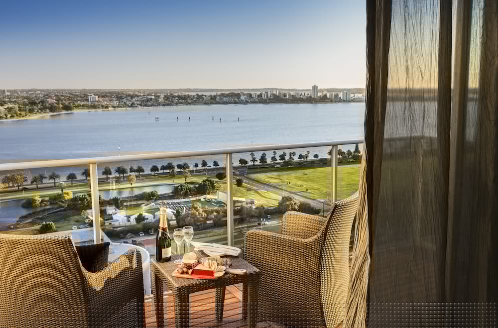 FRASER SUITES PERTH 56/67