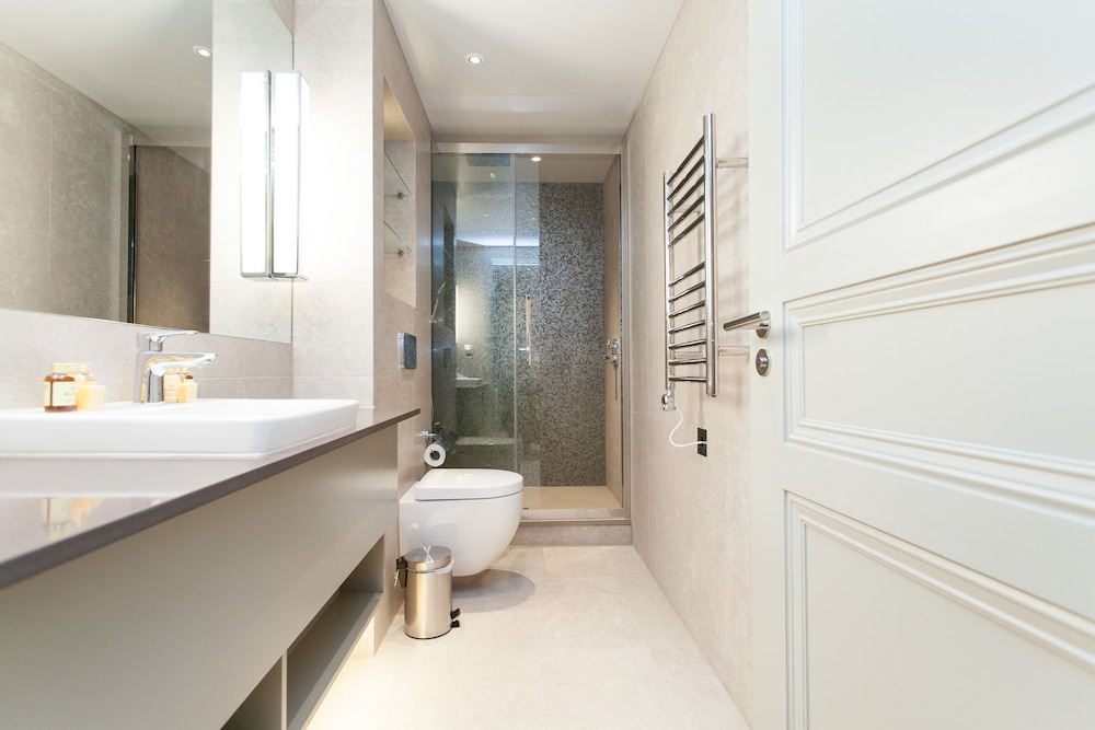 Hope House Residences by Aeria Apartments 50/50